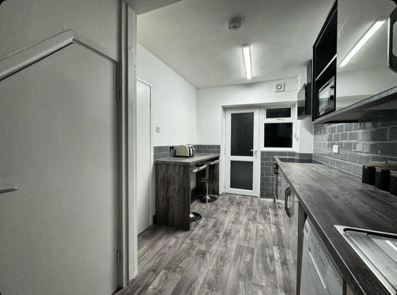 Noormak Nights Apartment เบอร์มิงแฮม ภายนอก รูปภาพ