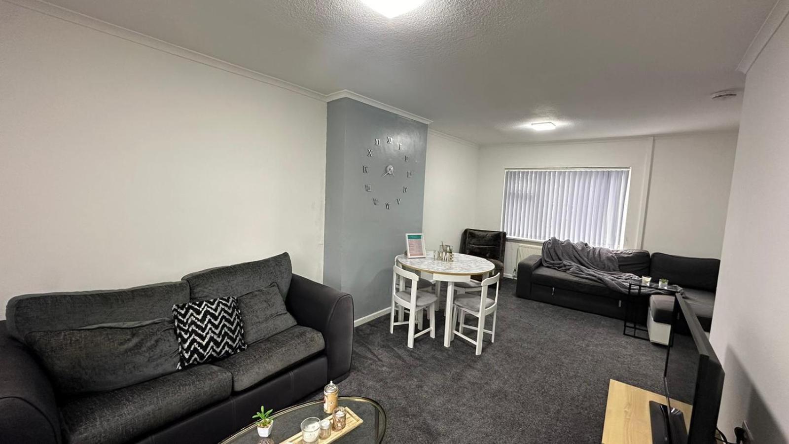 Noormak Nights Apartment เบอร์มิงแฮม ภายนอก รูปภาพ